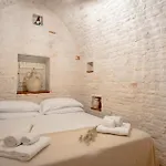 Trulli Lithos בית הארחה 3*