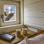 Trulli Lithos בית הארחה